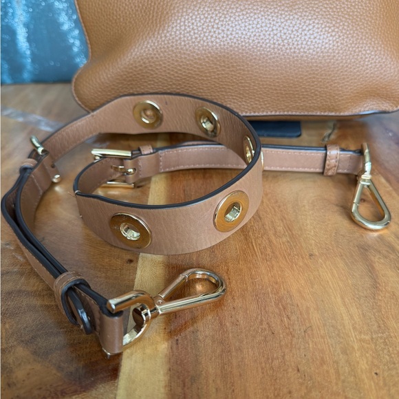 Michael Kors Boho Quiet Luxury Sullivan Leather Crossbody Luggage Brown (GUC) - Picture 10 of 15